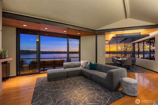 7703 W Mercer Way, Mercer Island, WA 98040