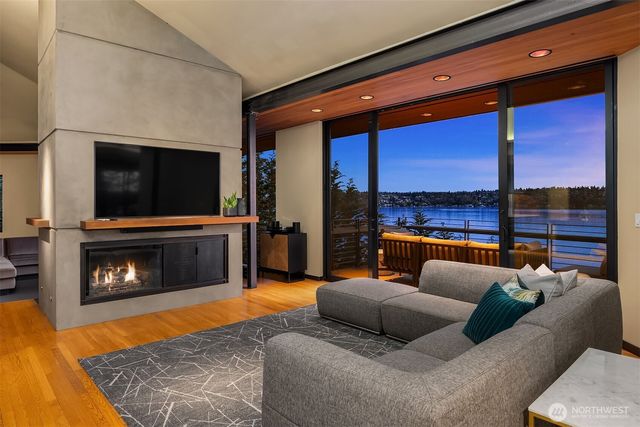 7703 W Mercer Way, Mercer Island, WA 98040
