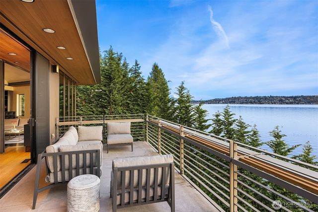 7703 W Mercer Way, Mercer Island, WA 98040