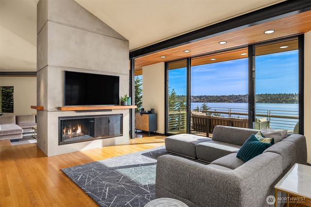 7703 W Mercer Way, Mercer Island, WA 98040