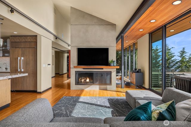 7703 W Mercer Way, Mercer Island, WA 98040