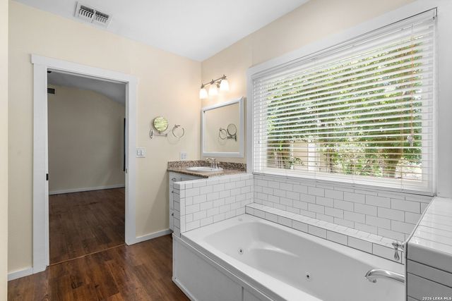 108 CHEVY CHASE DR, San Antonio, TX 78209
