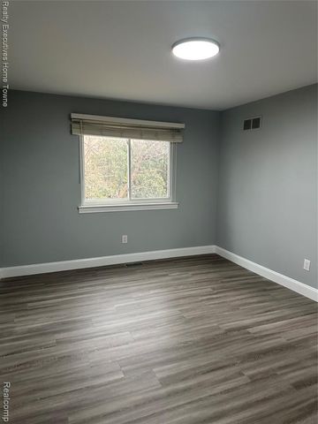 13920 Camelot Drive, Sterling Heights, MI 48312