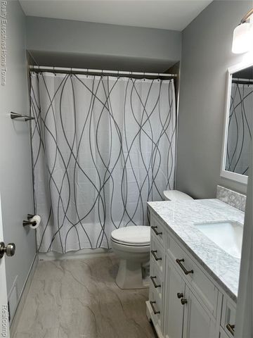 13920 Camelot Drive, Sterling Heights, MI 48312