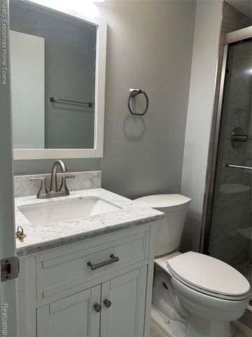 13920 Camelot Drive, Sterling Heights, MI 48312