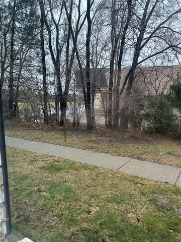 13920 Camelot Drive, Sterling Heights, MI 48312