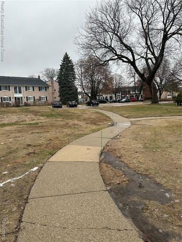 13920 Camelot Drive, Sterling Heights, MI 48312