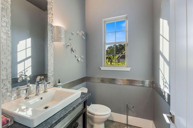 210 Mission Hills Drive, Lufkin, TX 75901