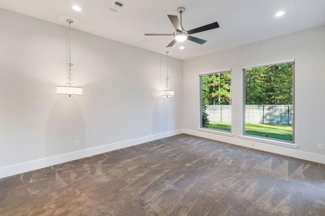 210 Mission Hills Drive, Lufkin, TX 75901