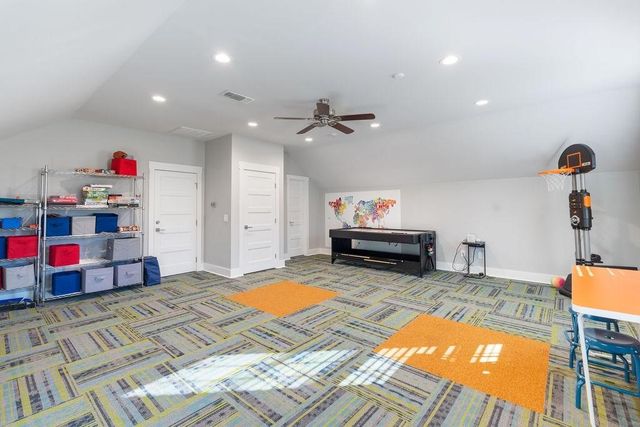 210 Mission Hills Drive, Lufkin, TX 75901