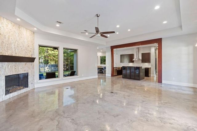 210 Mission Hills Drive, Lufkin, TX 75901