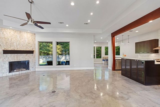 210 Mission Hills Drive, Lufkin, TX 75901