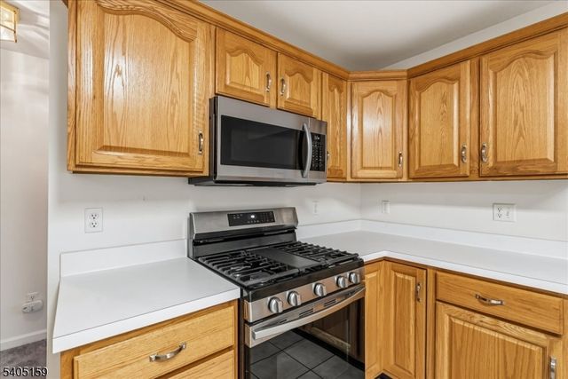 33 Eagles Nest Ln, Hardyston Twp., NJ 07419