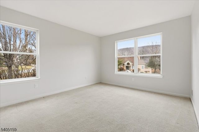 33 Eagles Nest Ln, Hardyston Twp., NJ 07419