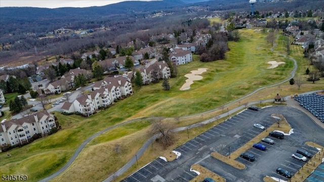 33 Eagles Nest Ln, Hardyston Twp., NJ 07419