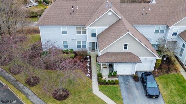 33 Eagles Nest Ln, Hardyston Twp., NJ 07419