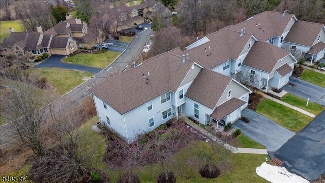 33 Eagles Nest Ln, Hardyston Twp., NJ 07419