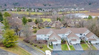33 Eagles Nest Ln, Hardyston Twp., NJ 07419