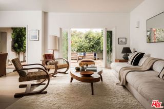 6435 Zumirez Drive 8, Malibu, CA 90265