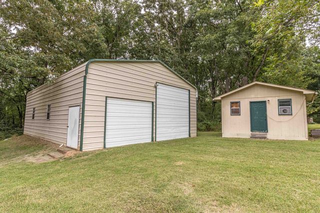 239 OLD NO 5 RD, Selmer, TN 38375