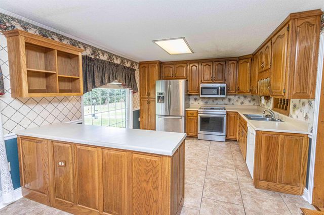 239 OLD NO 5 RD, Selmer, TN 38375