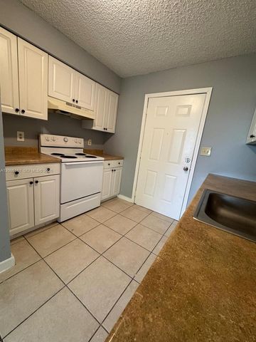 2920 Pierce Street 8, Hollywood, FL 33020