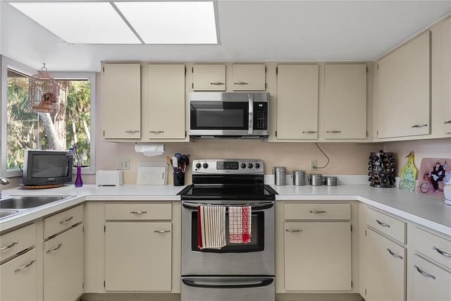 12 GREENBRIAR COURT, Palm Coast, FL 32137