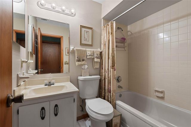 12 GREENBRIAR COURT, Palm Coast, FL 32137