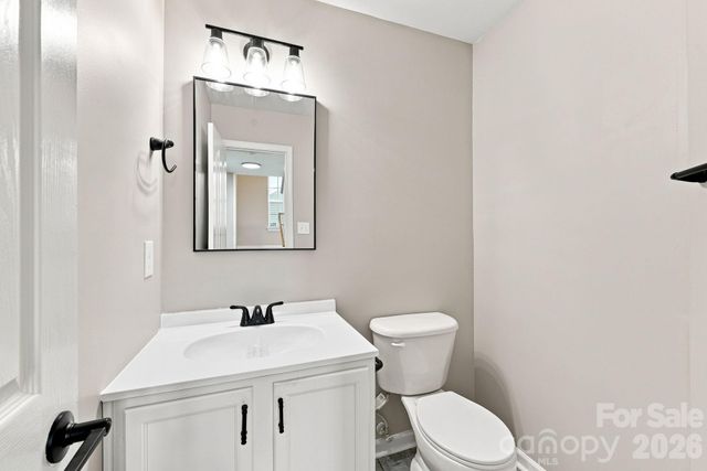 8207 Belmont Stables Drive, Charlotte, NC 28216
