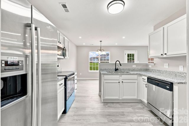 8207 Belmont Stables Drive, Charlotte, NC 28216