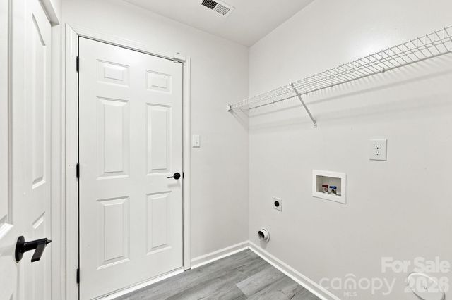 8207 Belmont Stables Drive, Charlotte, NC 28216