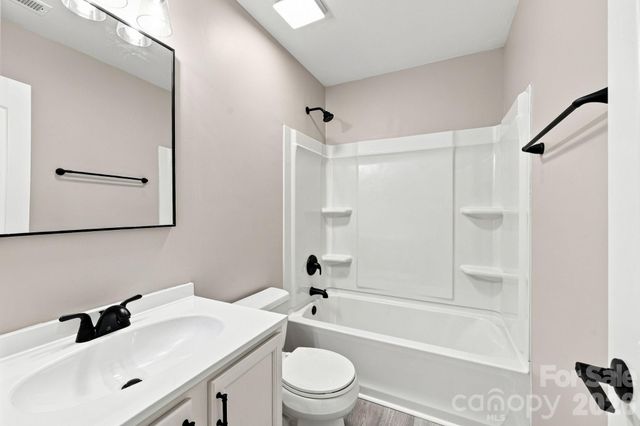 8207 Belmont Stables Drive, Charlotte, NC 28216