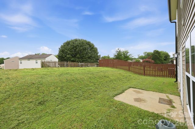 8207 Belmont Stables Drive, Charlotte, NC 28216