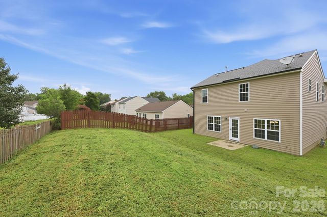 8207 Belmont Stables Drive, Charlotte, NC 28216