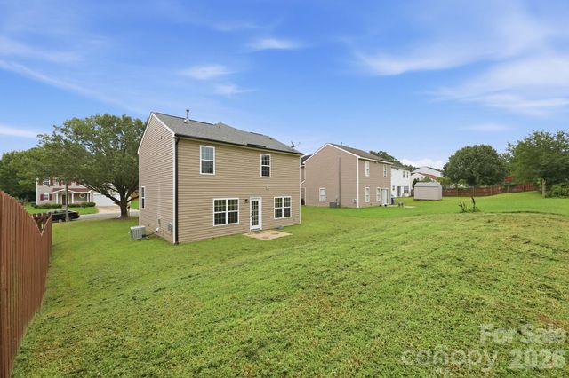 8207 Belmont Stables Drive, Charlotte, NC 28216