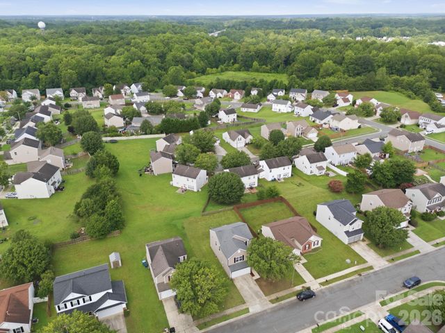 8207 Belmont Stables Drive, Charlotte, NC 28216