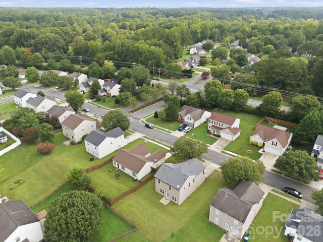 8207 Belmont Stables Drive, Charlotte, NC 28216