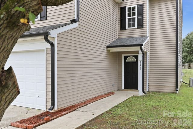 8207 Belmont Stables Drive, Charlotte, NC 28216