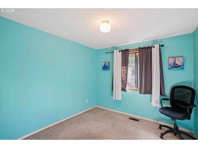 17511 Se SCRUTTON Ln, Milwaukie, OR 97267