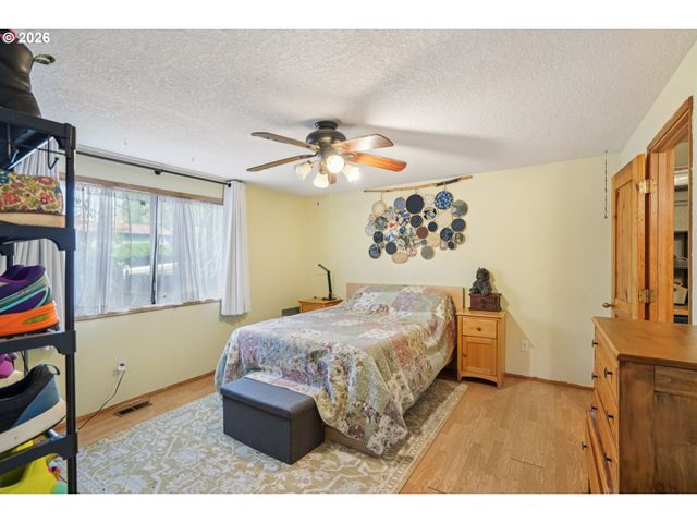 17511 Se SCRUTTON Ln, Milwaukie, OR 97267