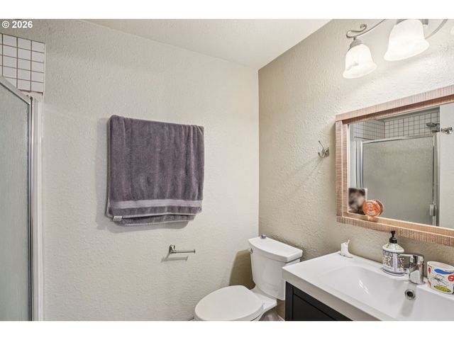 17511 Se SCRUTTON Ln, Milwaukie, OR 97267