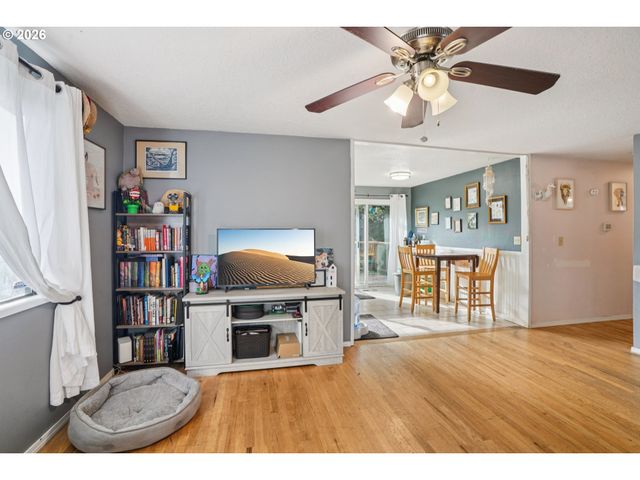 17511 Se SCRUTTON Ln, Milwaukie, OR 97267