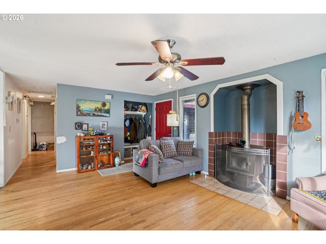 17511 Se SCRUTTON Ln, Milwaukie, OR 97267