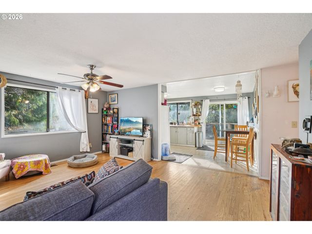 17511 Se SCRUTTON Ln, Milwaukie, OR 97267