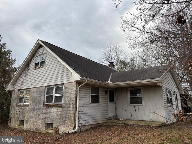 39 HOSSLER RD, Manheim, PA 17545