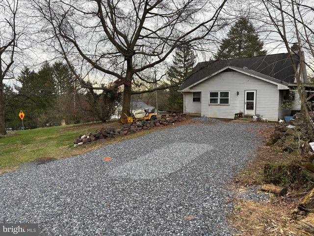 39 HOSSLER RD, Manheim, PA 17545