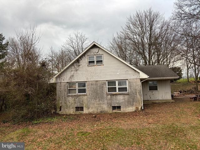 39 HOSSLER RD, Manheim, PA 17545