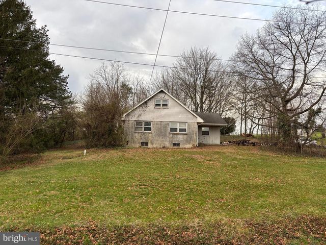 39 HOSSLER RD, Manheim, PA 17545
