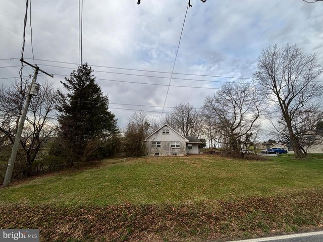 39 HOSSLER RD, Manheim, PA 17545