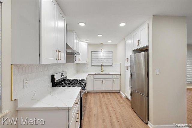 4115 Edgeland Avenue, Royal Oak, MI 48073